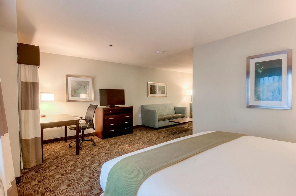 Holiday Inn Express Hotel & Suites Carlsbad Beach By Ihg Exterior photo