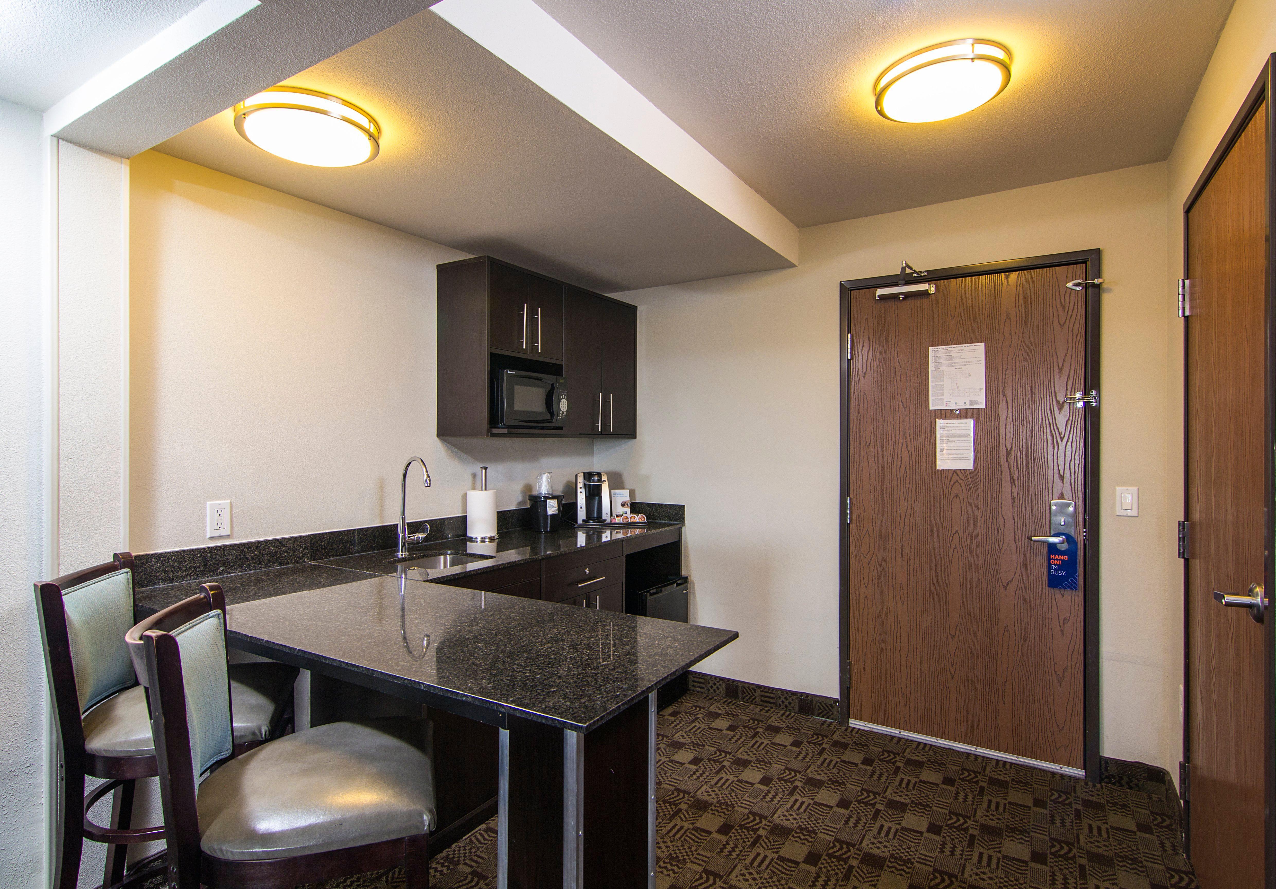 Holiday Inn Express Hotel & Suites Carlsbad Beach By Ihg Exterior photo