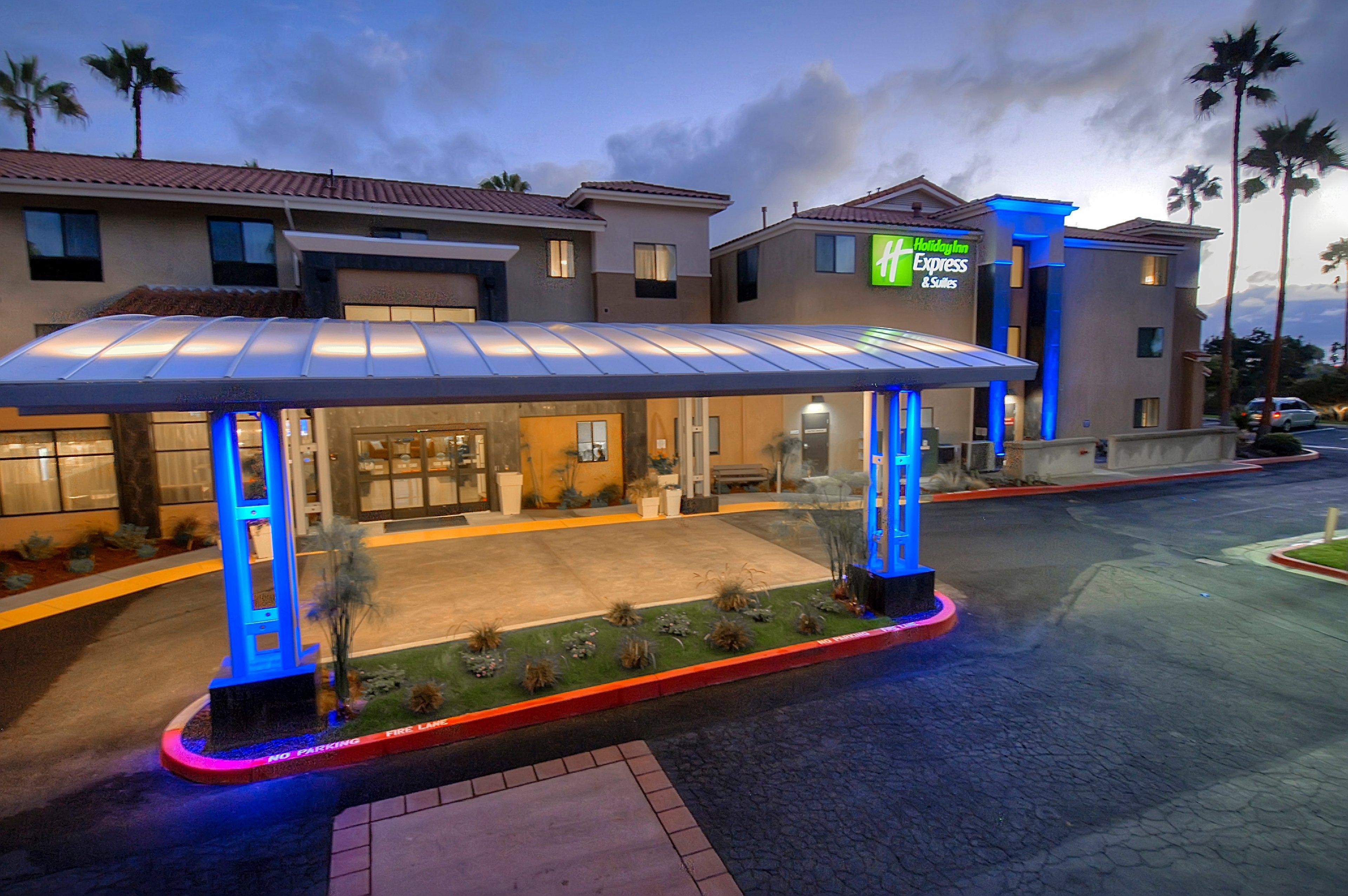 Holiday Inn Express Hotel & Suites Carlsbad Beach By Ihg Exterior photo