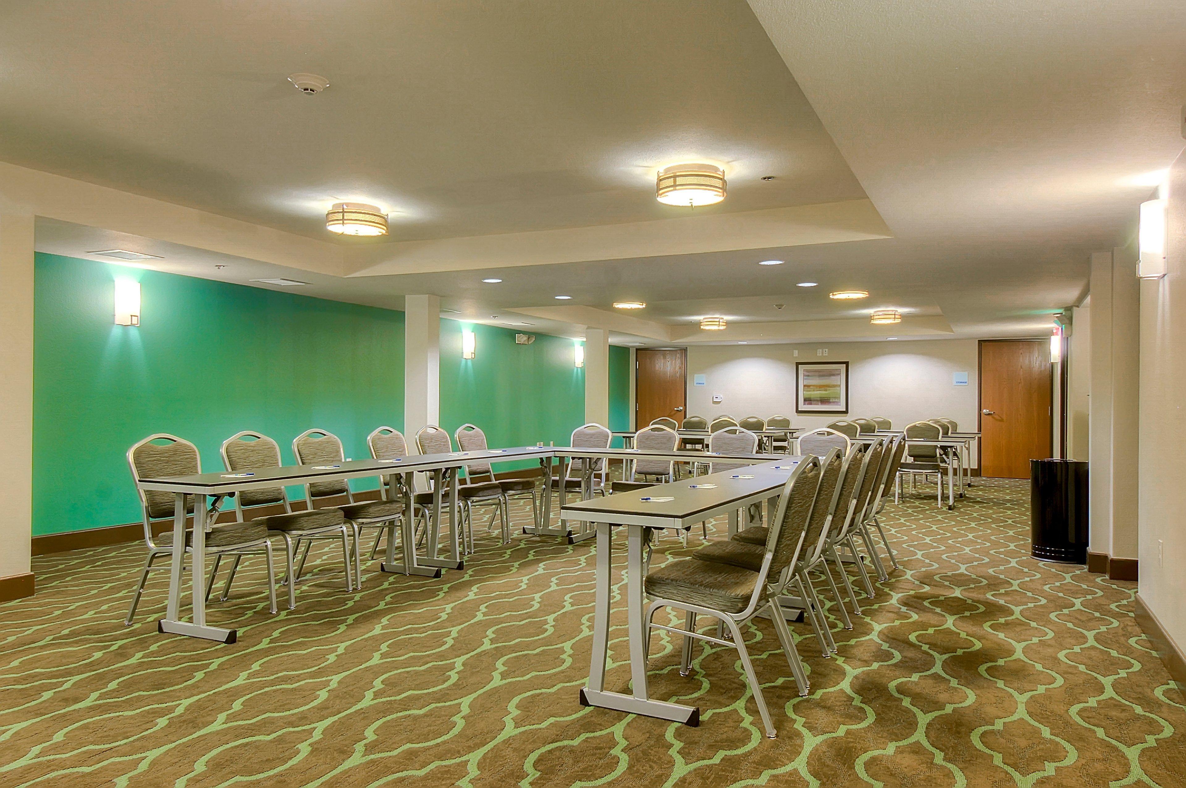 Holiday Inn Express Hotel & Suites Carlsbad Beach By Ihg Exterior photo