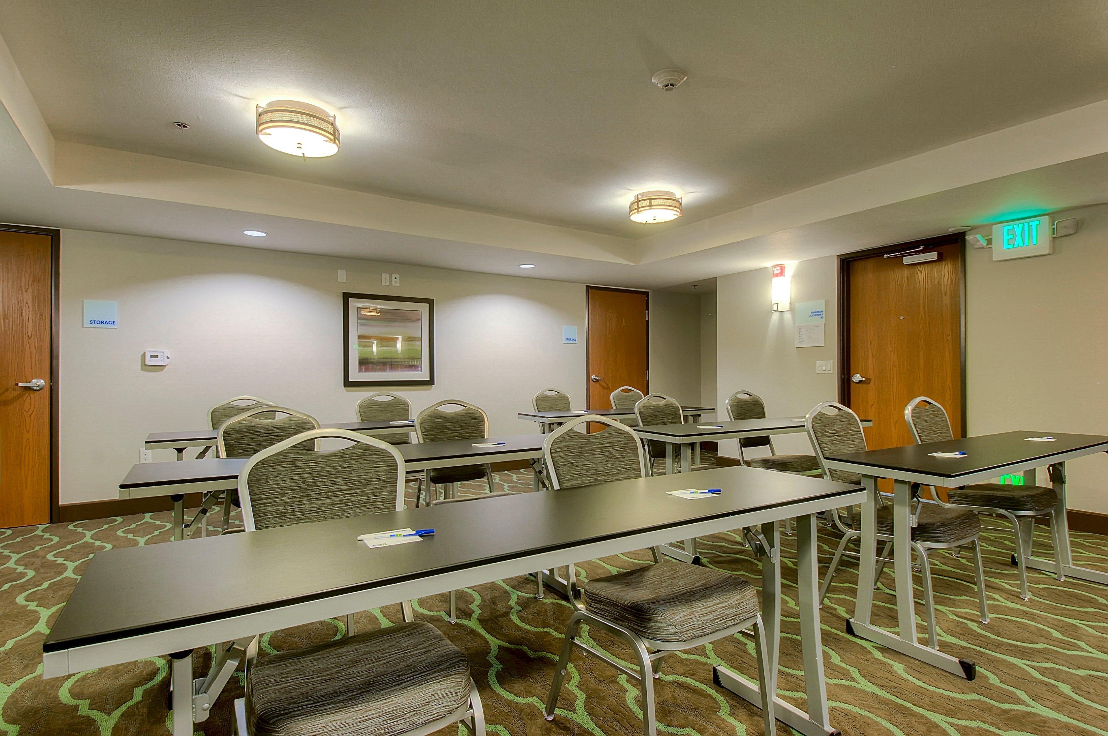 Holiday Inn Express Hotel & Suites Carlsbad Beach By Ihg Exterior photo