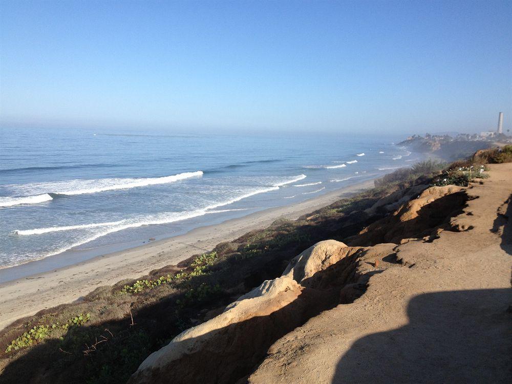 Holiday Inn Express Hotel & Suites Carlsbad Beach By Ihg Exterior photo